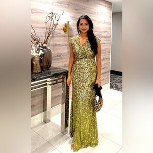 Mac Duggal Glittering Gold Sequin Pencil Skirt